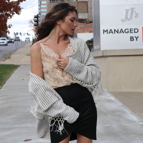 Lucia’s Sarto White and navy fringe sweater jacket with silver rhinestone stars - Picture 8 of 13